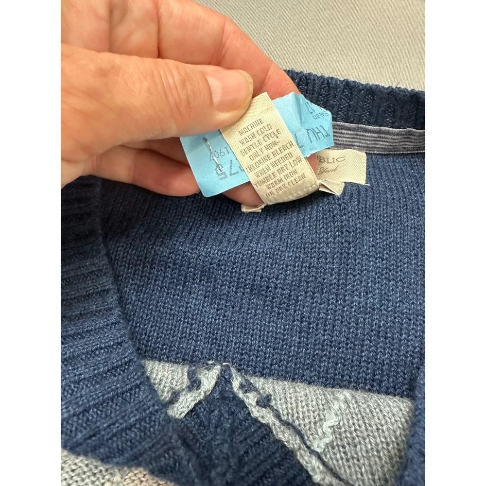 Banana Republic Mens XL Blue Argyle V-Neck Luxury Blend Cashmere Angora Sweater